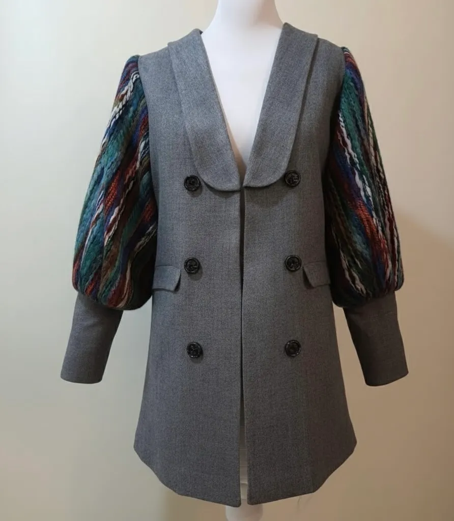 Grey double-breasted coat with multicolour woven balloon sleeves